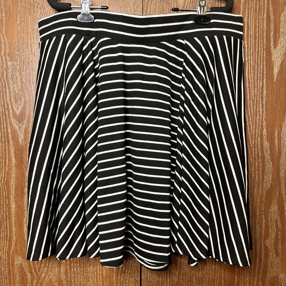 Torrid Black White Striped Skater Skirt Plus 2 Mini Flare A-Line Stretch Comfy